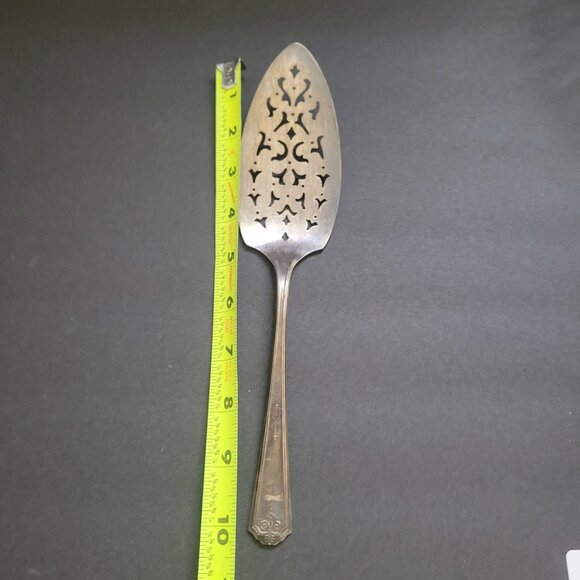 Vintage Oneida Tudor Community Silverplate Pierced Pie Server Ornate Handle Desi - Picture 5 of 5